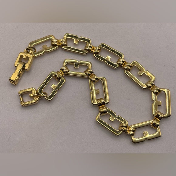 Vintage Signed Givenchy Gold Tone Logo G's Chain Link Statement Bracelet - Picture 7 of 11